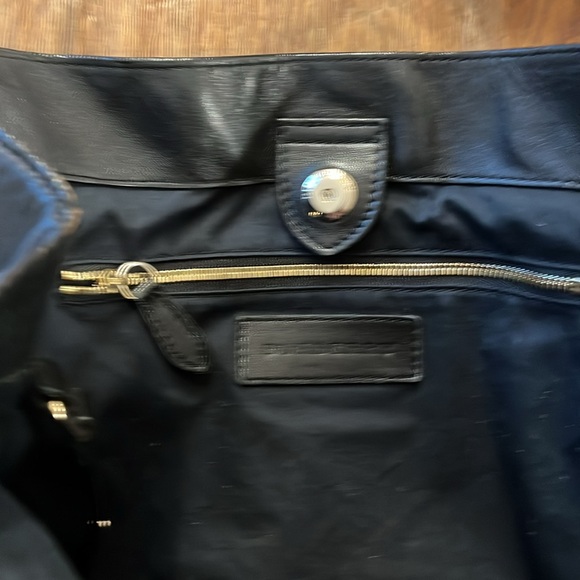 Burberry bucket bag. - Picture 9 of 16